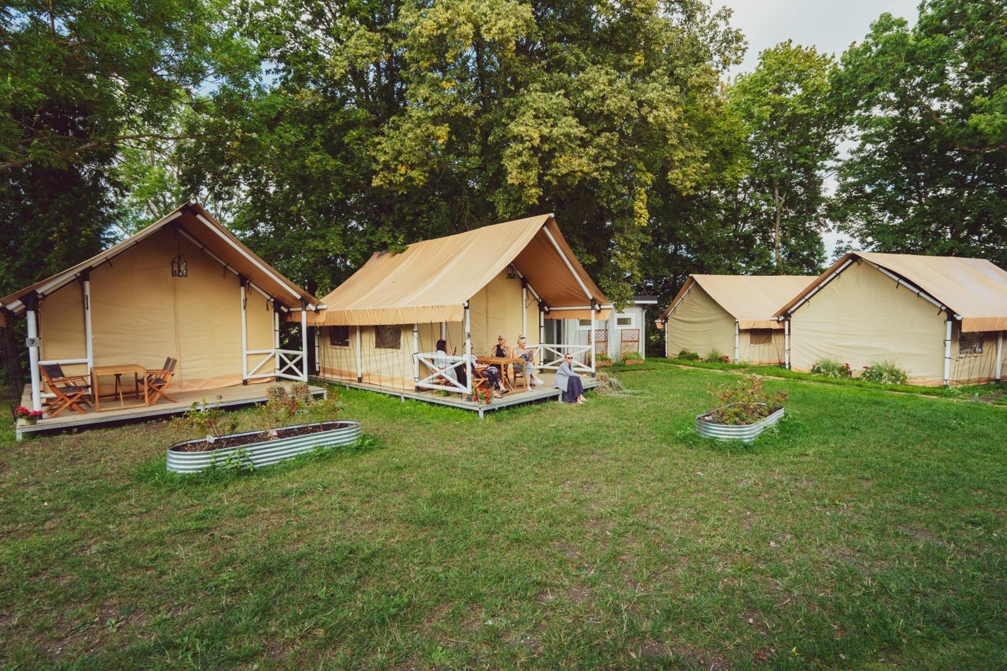 Orissaare Mia Glamping酒店 外观 照片
